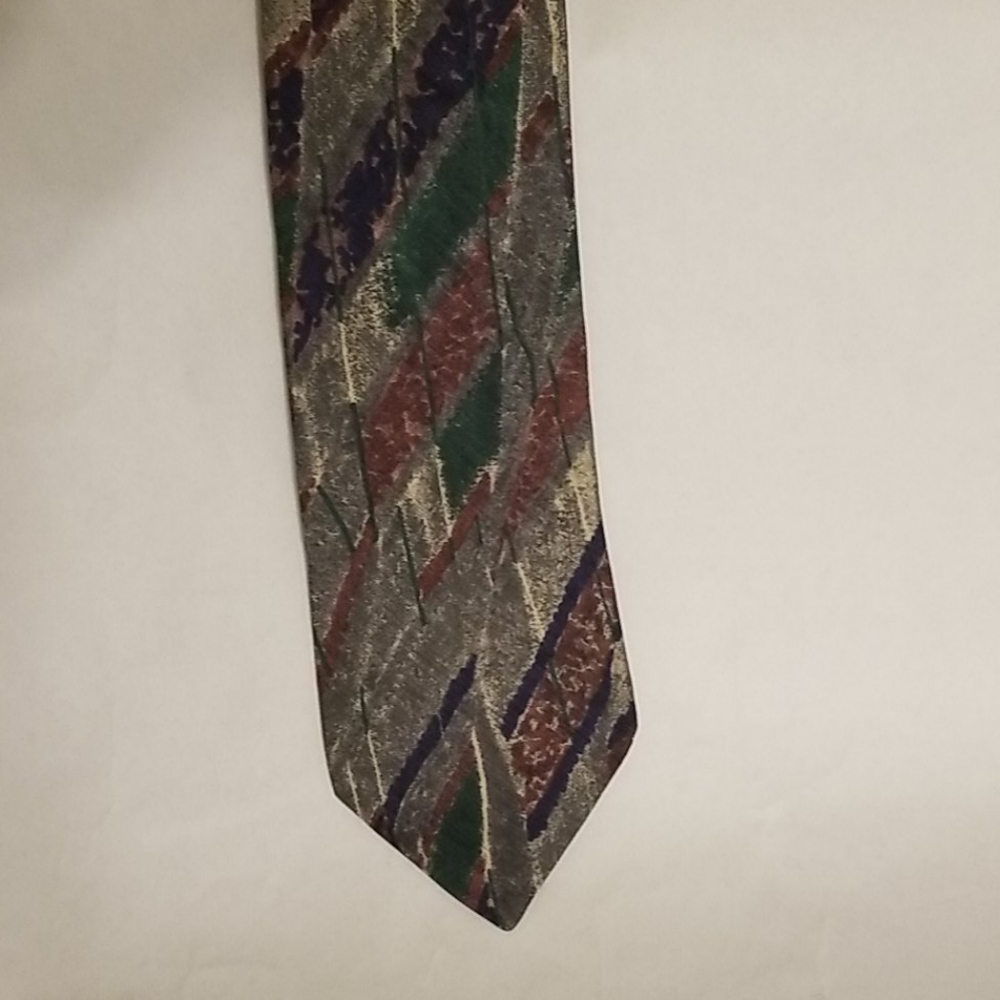 FENDI PURE SILK HANDMADE AUTHENTIC TIE - Picture 5 of 5